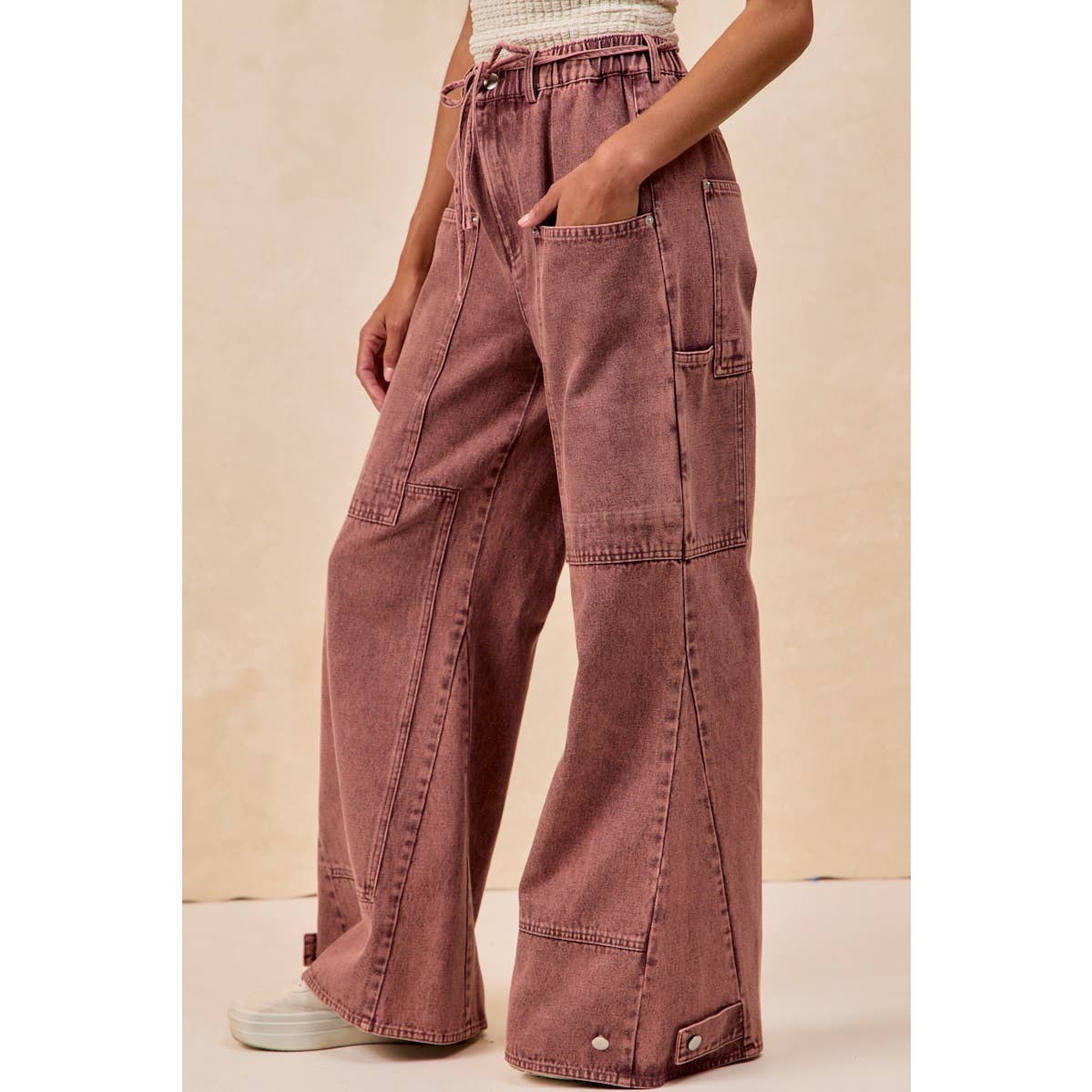 WASHED DENIM CARGO POCKET PANTS WITH WAIST TIE