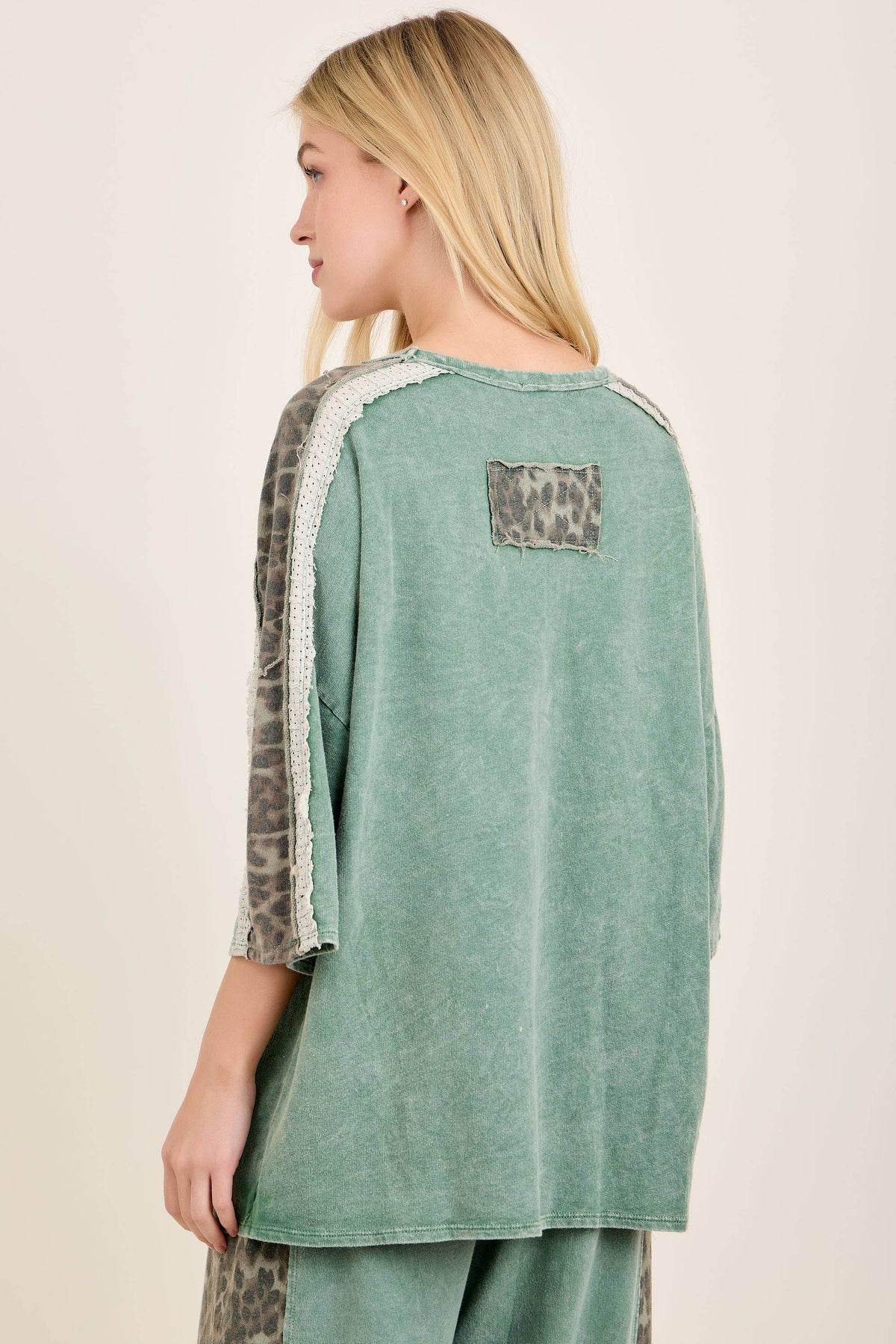 MineralWashed Leopard Lace Star patched 3quarters top HT7639